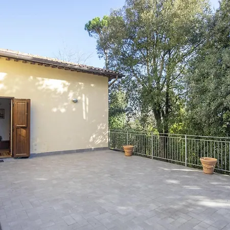 Lovely In With Swimming Pool Casa vacanze *