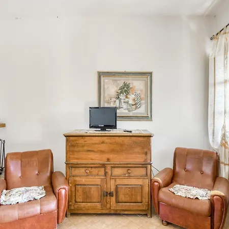 Lovely In With Swimming Pool Holiday home *