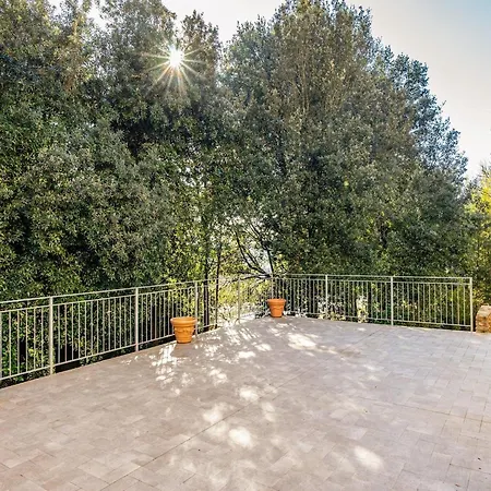 Holiday home Lovely In With Swimming Pool