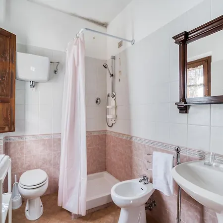 Lovely In With Swimming Pool Casa vacanze
