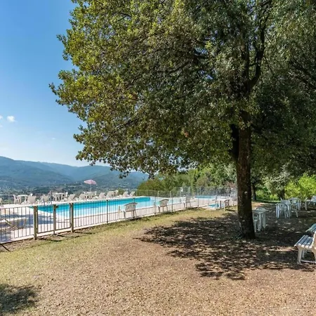Casa vacanze Lovely In With Swimming Pool